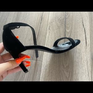 USED! Stuart Weitzman black velvet heels